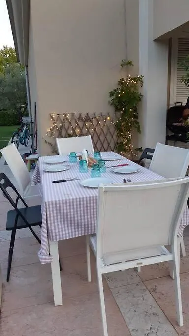 Apartment Ferienwohnung Flat Front Lake With Swimming Pool, Ground Floor Peschiera del Garda Italien
