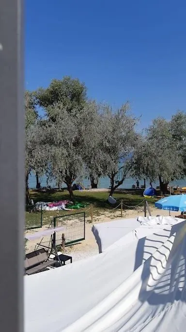 Ferienwohnung Flat Front Lake With Swimming Pool, Ground Floor Peschiera del Garda