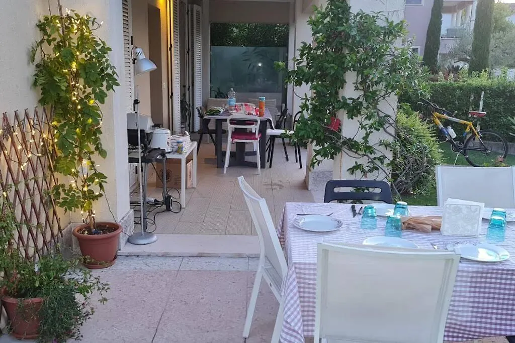 Apartment Ferienwohnung Flat Front Lake With Swimming Pool, Ground Floor Peschiera del Garda