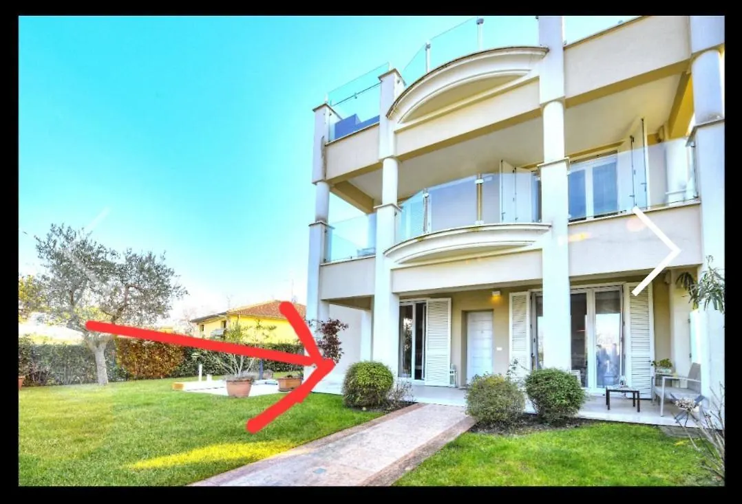 Ferienwohnung Flat Front Lake With Swimming Pool, Ground Floor Peschiera del Garda